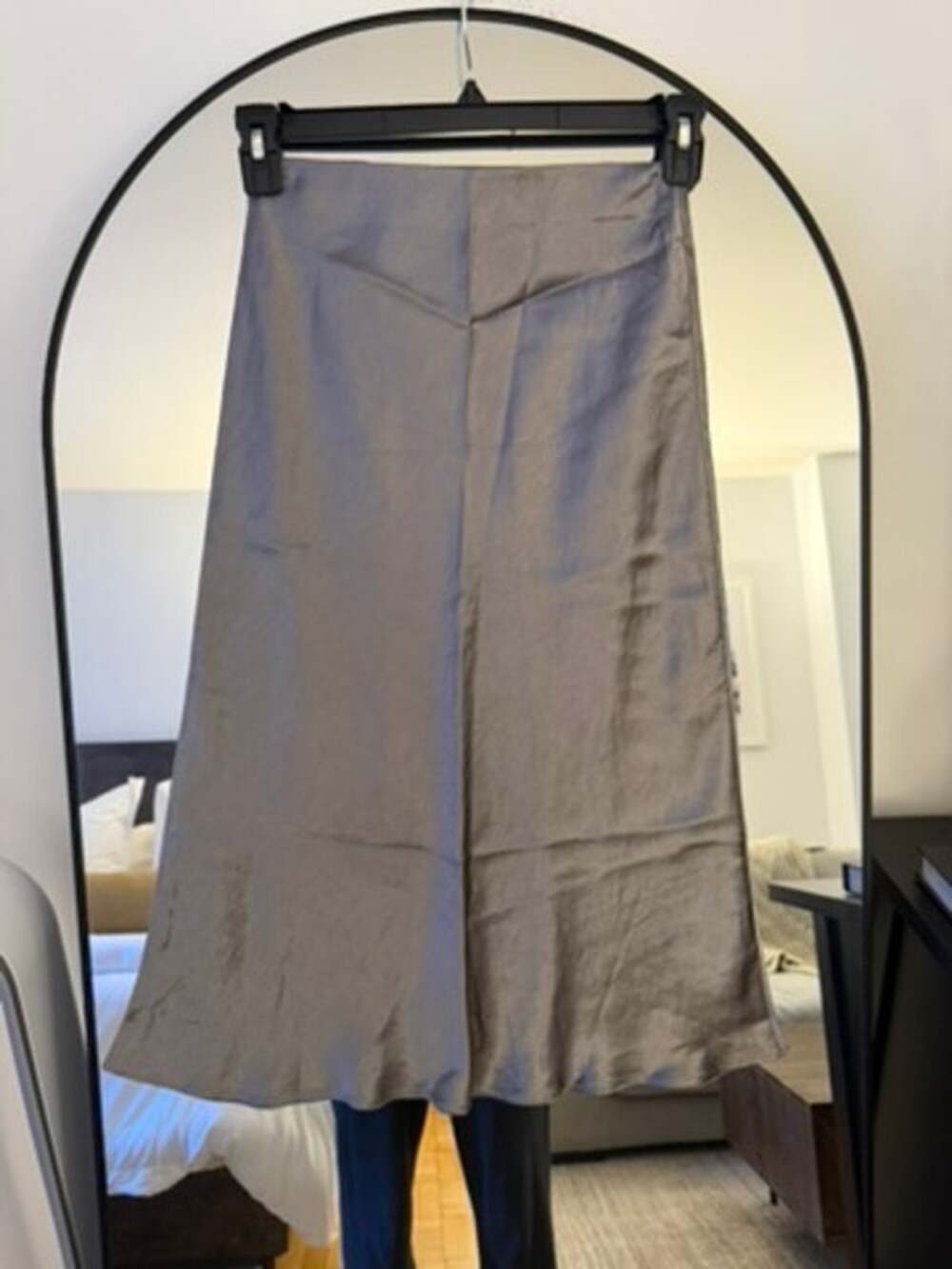 Aritzia babton midi slip skirt